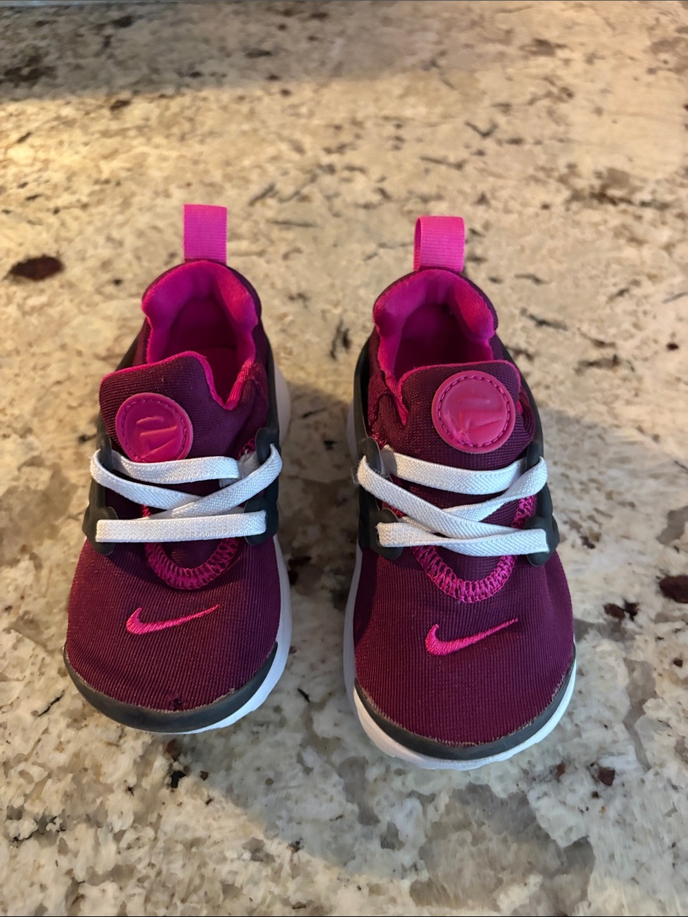 Nike Kids Maroon and Hot Pink Slip-On Sneakers with White Laces
